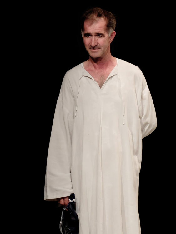 Моноспектакль режиссера Скандарбека Тулпарова выиграл гран-при на международном фестивале монодрам в Македонии. Более того, с этой постановкой дагестанские артисты стали призерами и в Болгарии. В европейской стране Скандарбек Тулпаров получил звание «Лучший режиссер», а заслуженному артисту России Имаму Акаутдинову вручили диплом «Лучшего исполнителя главной роли».